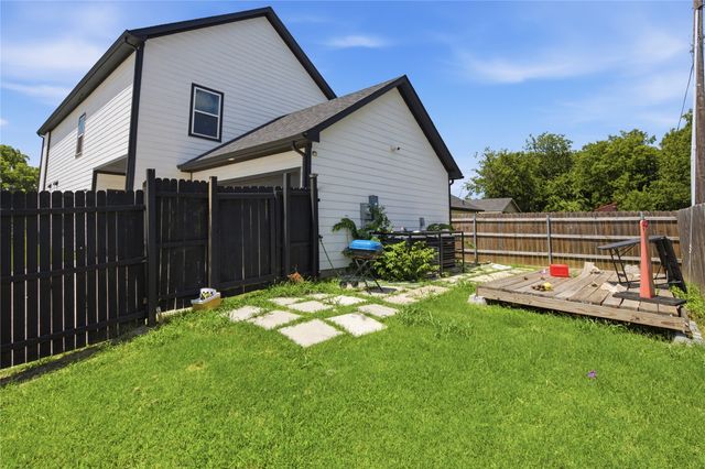 1469 Elmwood Avenue, Fort Worth, TX 76104
