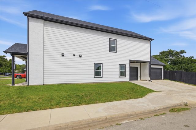 1469 Elmwood Avenue, Fort Worth, TX 76104