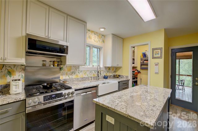 2825 Harrell Hill Road, Bakersville, NC 28705