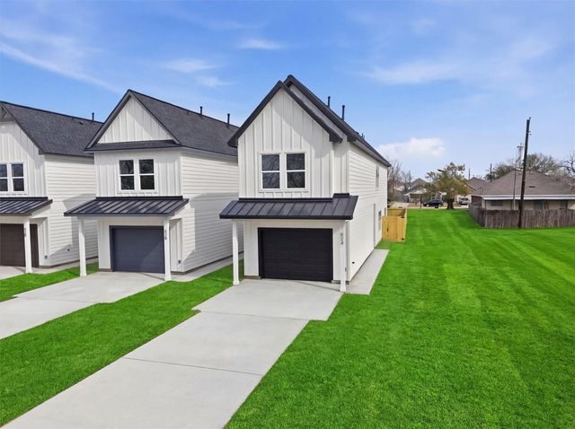 524 N 4th Street, La Porte, TX 77571