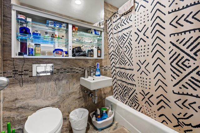 11882 Metropolitan Ave Apt 6G, New York City, NY 11415