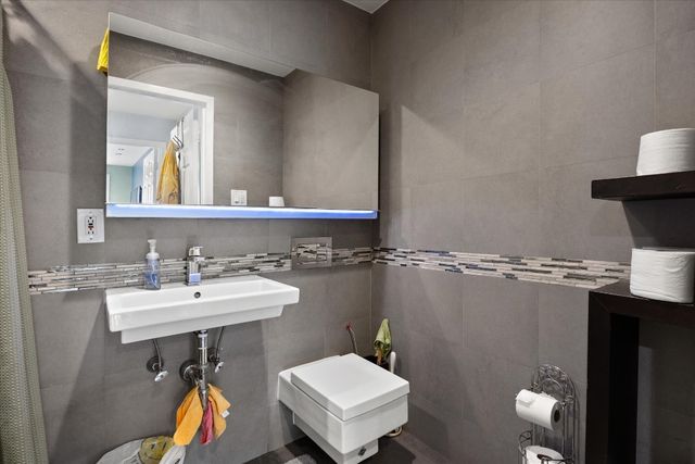 11882 Metropolitan Ave Apt 6G, New York City, NY 11415