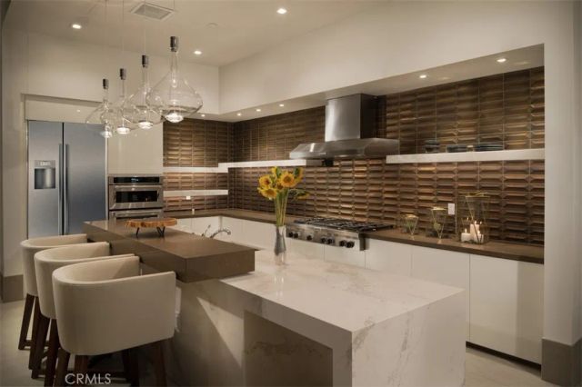 2745 Everly Drive, San Diego, CA 92108