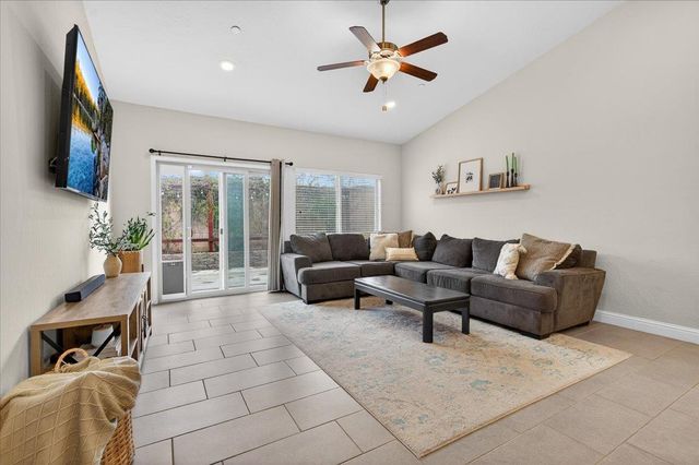 4161 Alamos Avenue, Clovis, CA 93619