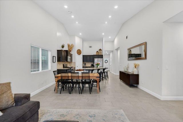 4161 Alamos Avenue, Clovis, CA 93619