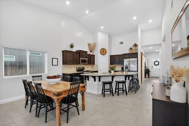 4161 Alamos Avenue, Clovis, CA 93619