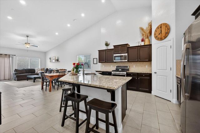 4161 Alamos Avenue, Clovis, CA 93619