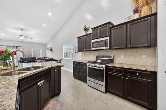 4161 Alamos Avenue, Clovis, CA 93619