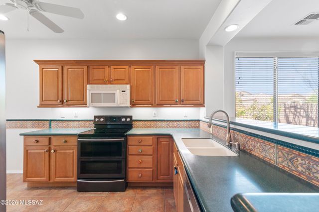 7618 W Madrigal Drive, Tucson, AZ 85743