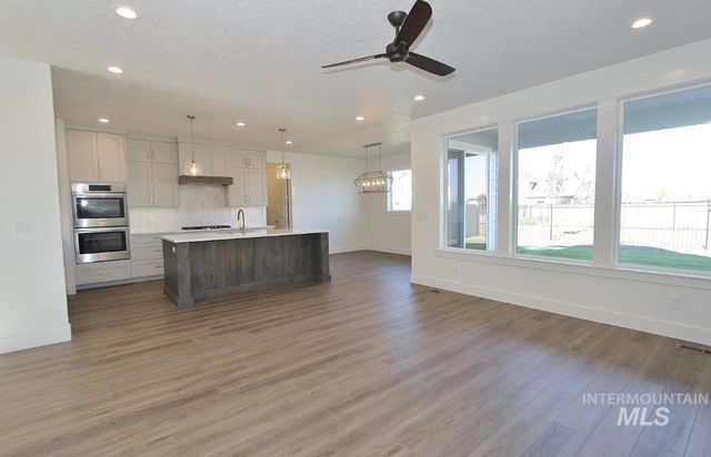 1961 E Mainacht St, Meridian, ID 83642