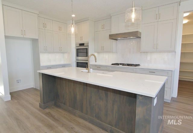 1961 E Mainacht St, Meridian, ID 83642