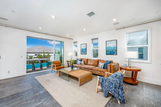 2858 Avella Cir, San Diego, CA 92108