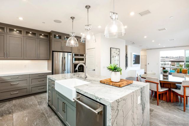 2858 Avella Cir, San Diego, CA 92108