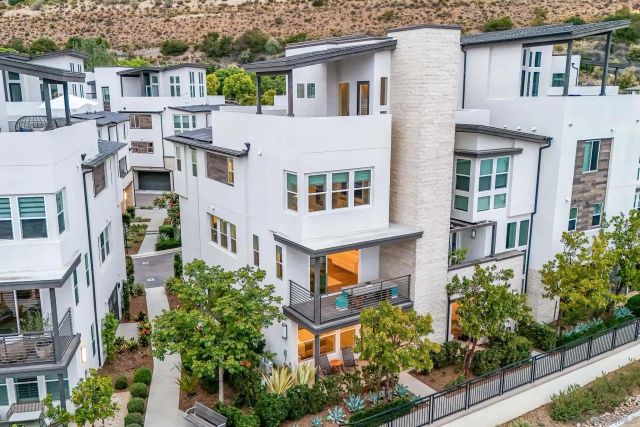 2858 Avella Cir, San Diego, CA 92108