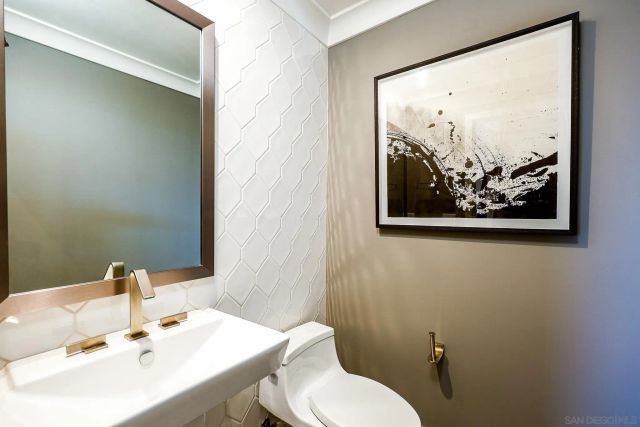 2858 Avella Cir, San Diego, CA 92108