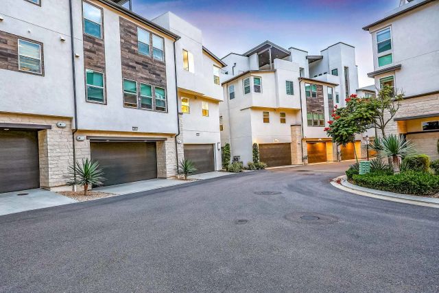 2858 Avella Cir, San Diego, CA 92108