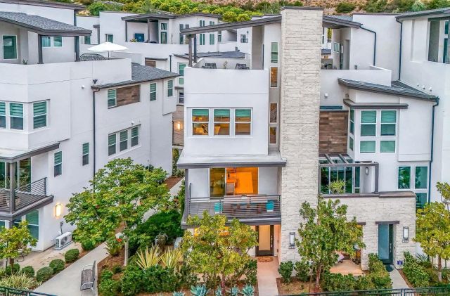 2858 Avella Cir, San Diego, CA 92108