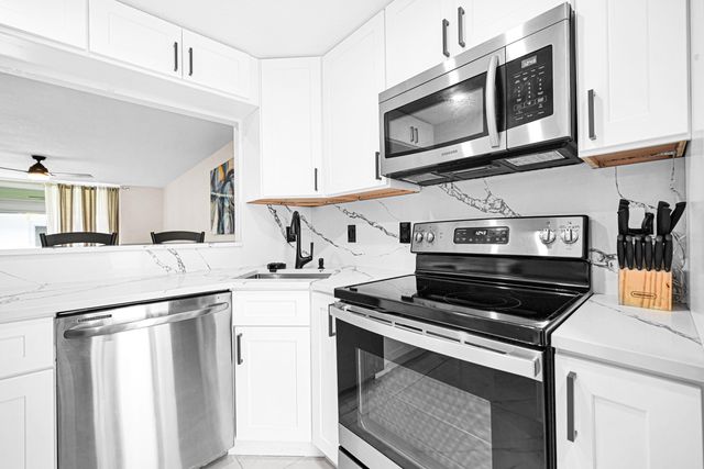 400 SE 10th Street 105, Deerfield Beach, FL 33441