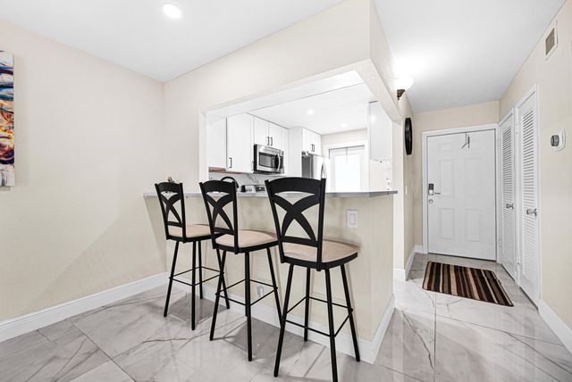 400 SE 10th Street 105, Deerfield Beach, FL 33441