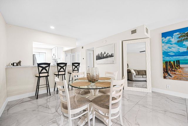 400 SE 10th Street 105, Deerfield Beach, FL 33441