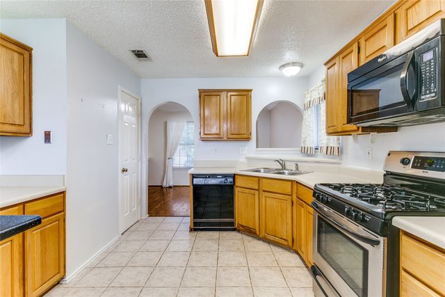 2604 Potomac Drive, Euless, TX 76040