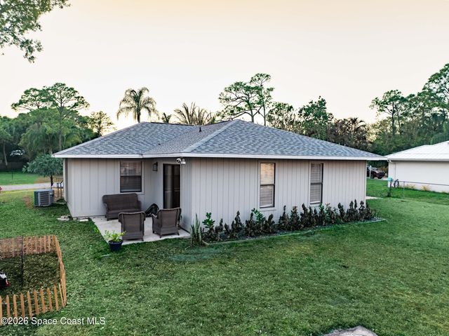 1562 Schooner Lane, Sebastian, FL 32958