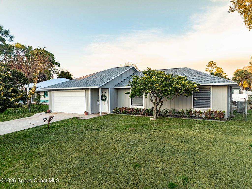 1562 Schooner Lane, Sebastian, FL 32958