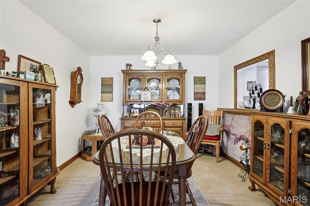 141 Lakecrest Lane, Hillsboro, IL 62049