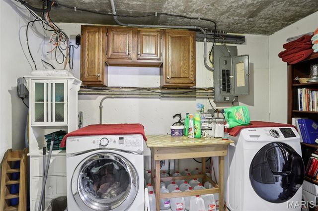 141 Lakecrest Lane, Hillsboro, IL 62049