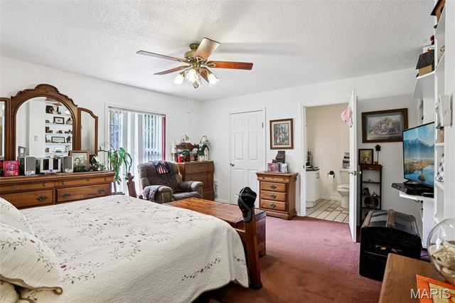 141 Lakecrest Lane, Hillsboro, IL 62049