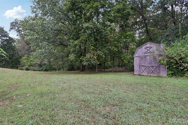 141 Lakecrest Lane, Hillsboro, IL 62049