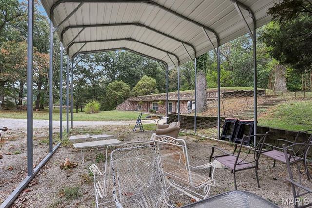 141 Lakecrest Lane, Hillsboro, IL 62049