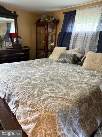 16 TERRELL LN, Willingboro, NJ 08046
