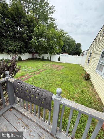 16 TERRELL LN, Willingboro, NJ 08046