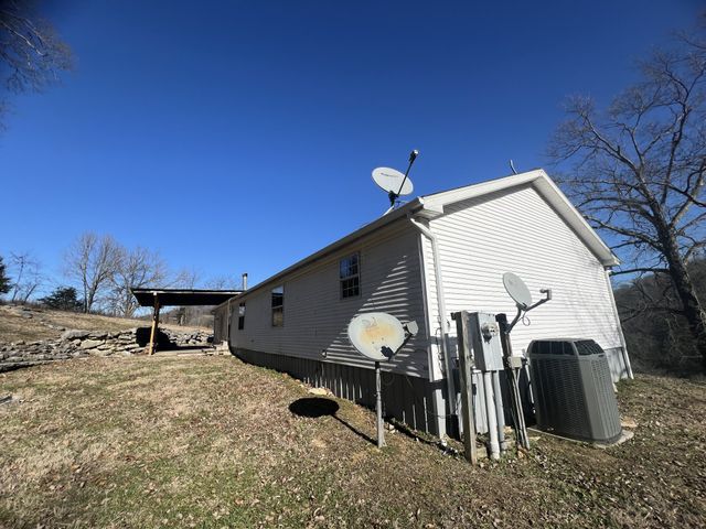 697 Club Springs Rd, Buffalo Valley, TN 38548