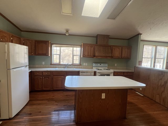 697 Club Springs Rd, Buffalo Valley, TN 38548