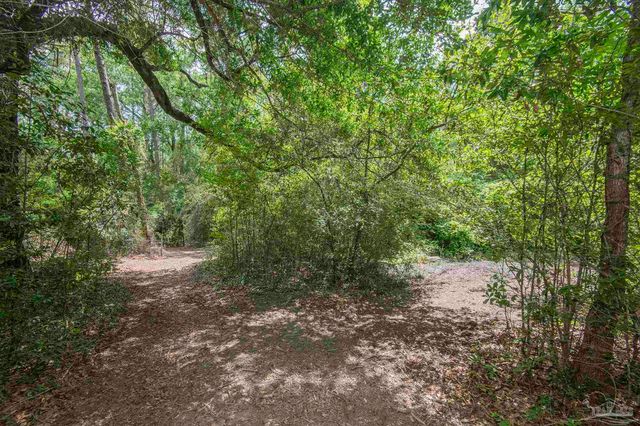 1210 Goldenrod Rd, Cantonment, FL 32533