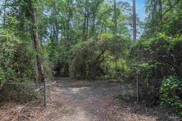 1210 Goldenrod Rd, Cantonment, FL 32533