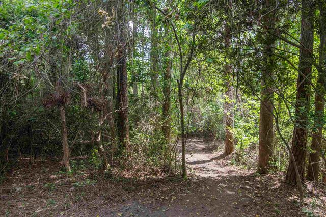 1210 Goldenrod Rd, Cantonment, FL 32533