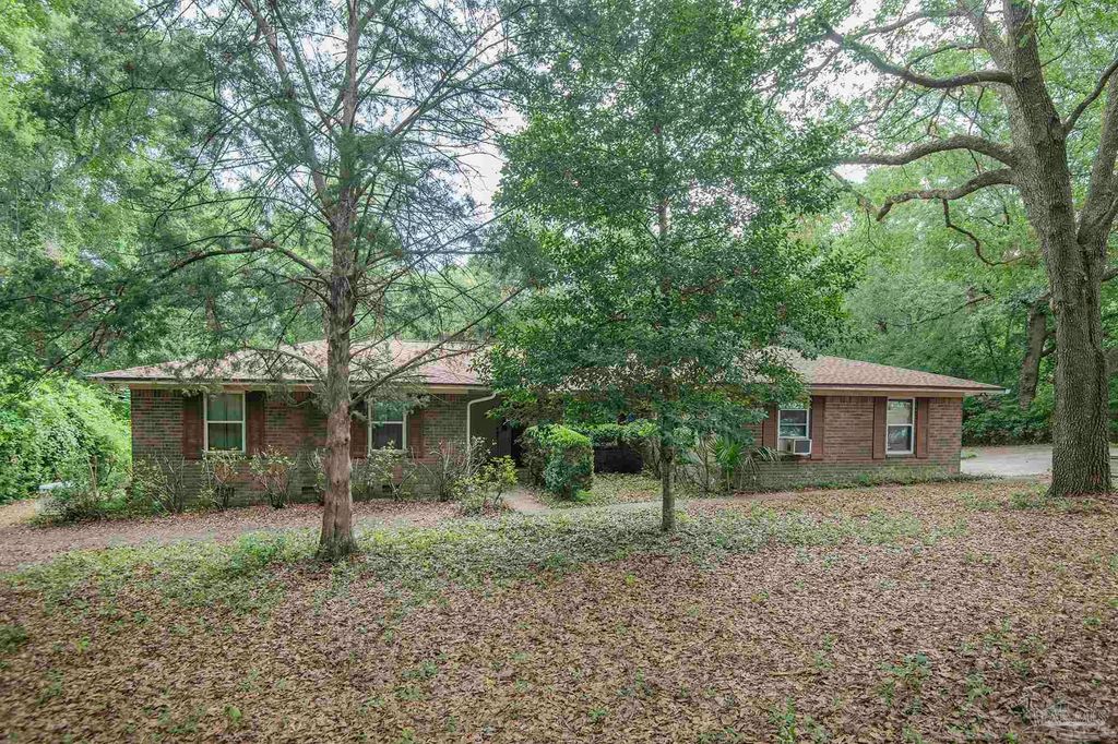 1210 Goldenrod Rd, Cantonment, FL 32533