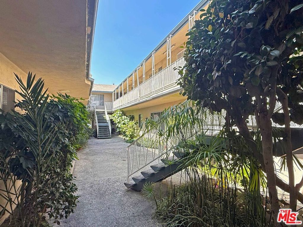 3760 Jasmine Avenue, Los Angeles, CA 90034 — photo 3