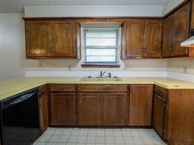 5502 Aquarius, Shawnee, OK 74804