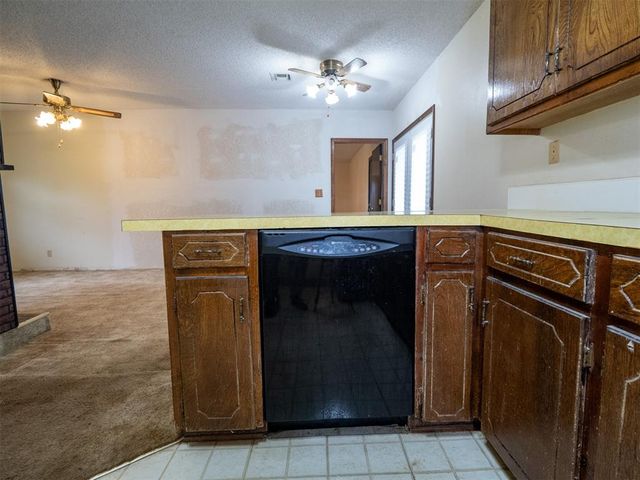 5502 Aquarius, Shawnee, OK 74804