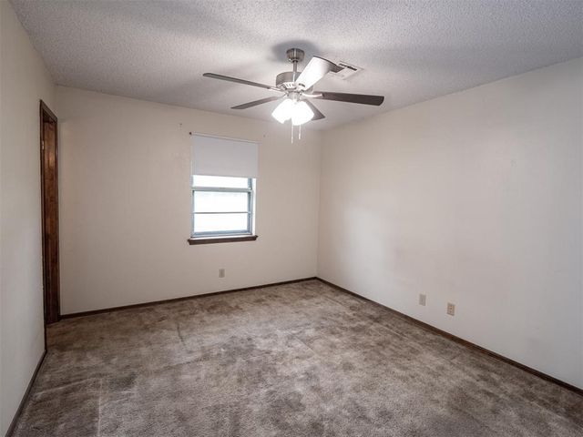 5502 Aquarius, Shawnee, OK 74804