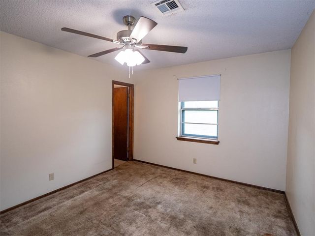 5502 Aquarius, Shawnee, OK 74804