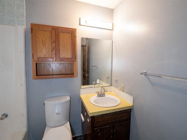 5502 Aquarius, Shawnee, OK 74804