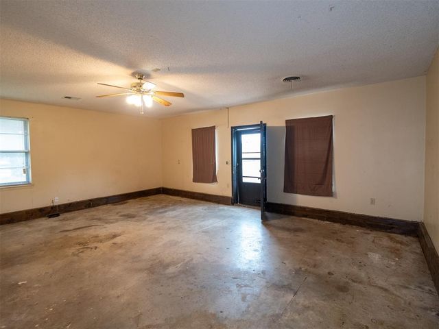 5502 Aquarius, Shawnee, OK 74804