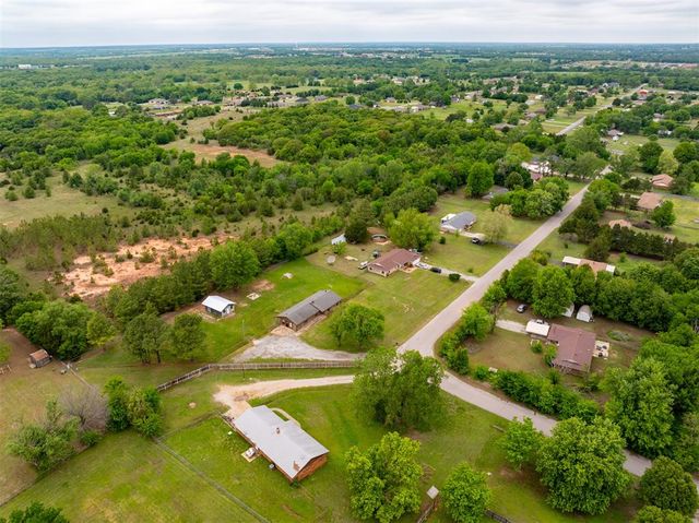 5502 Aquarius, Shawnee, OK 74804