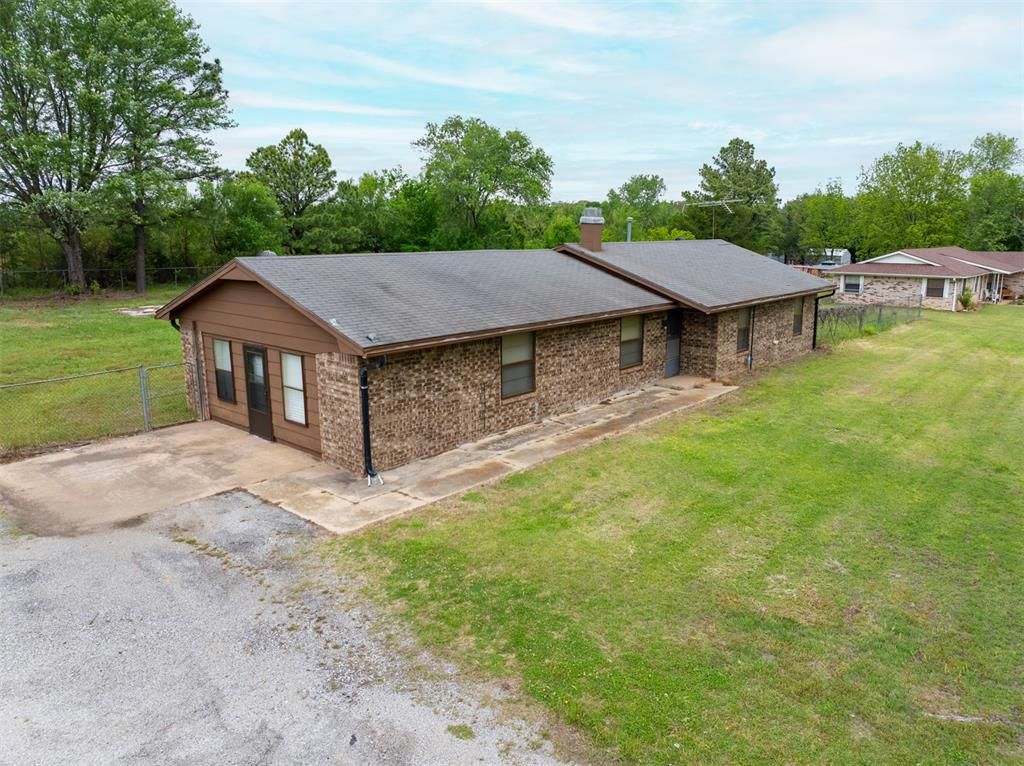 5502 Aquarius, Shawnee, OK 74804