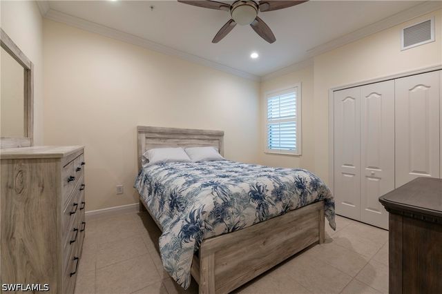 6954 Avalon CIR 702, Naples, FL 34112
